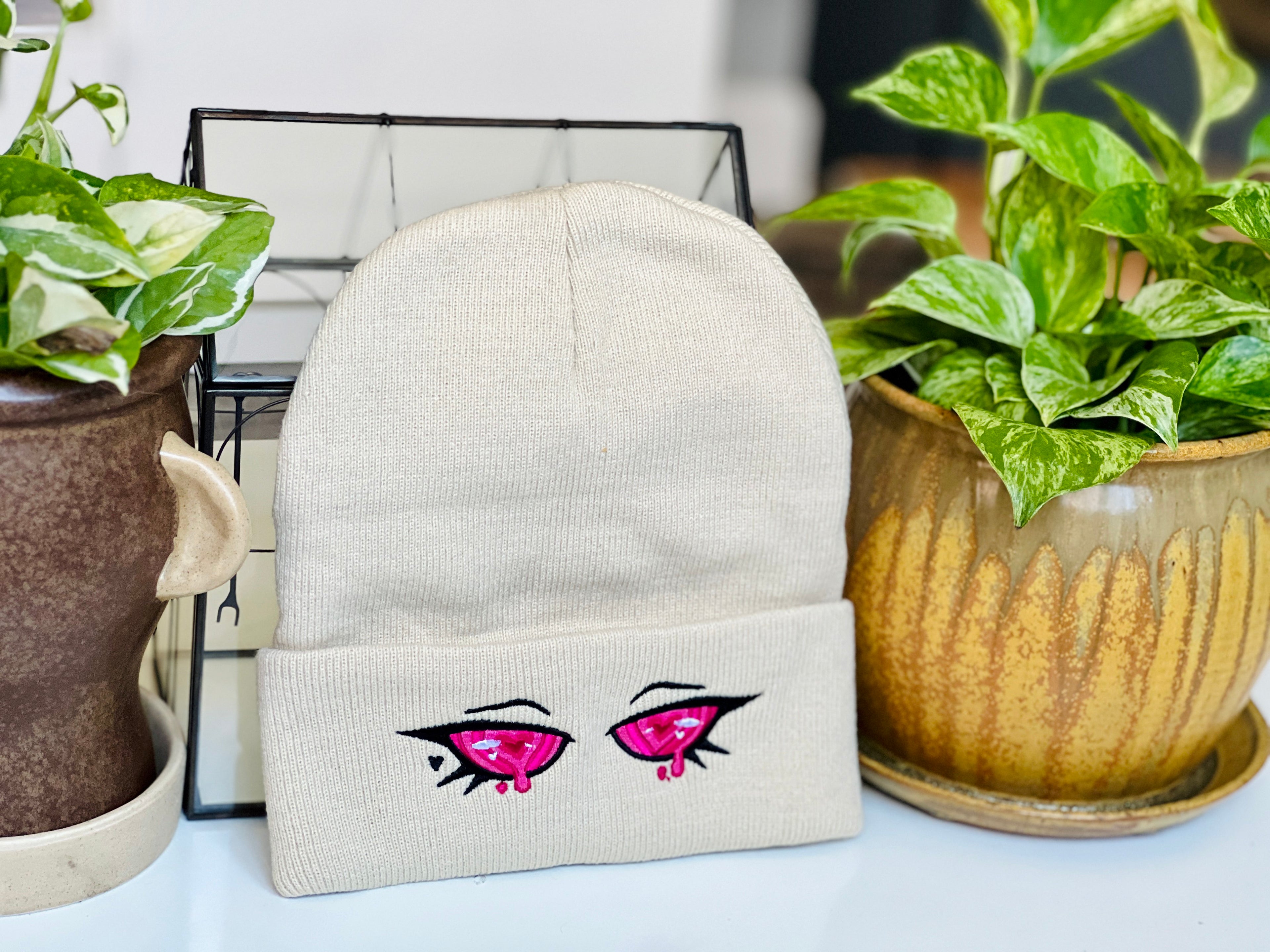 LOVESTRUCK Hypno eye beanies!