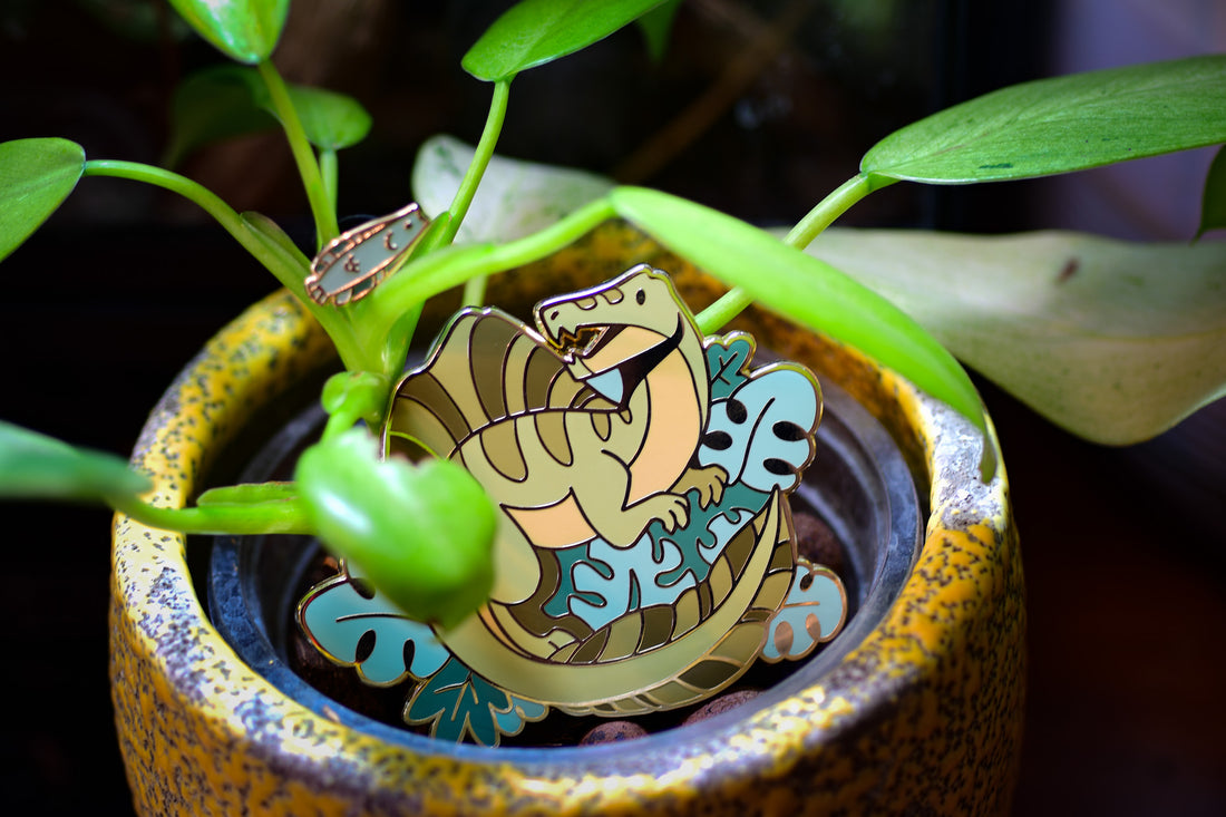 Spinosaurus Pin + Fish Mini Pin set